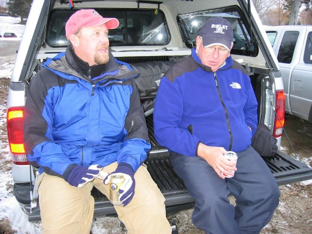 Buffalo_DN_0018_Scott_and_Jerry_Tailgate_talking_1