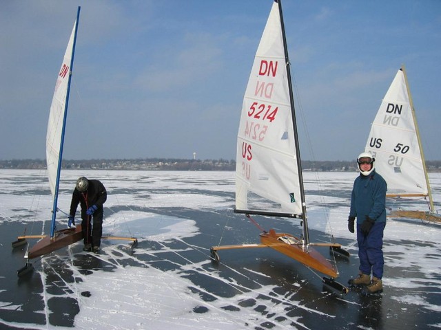 Buffalo_DN_0026_Day2_Surveying_the_ice_1