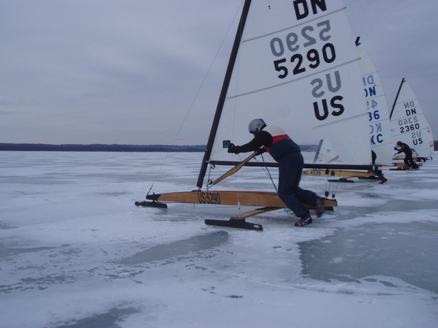 Hut starting a race